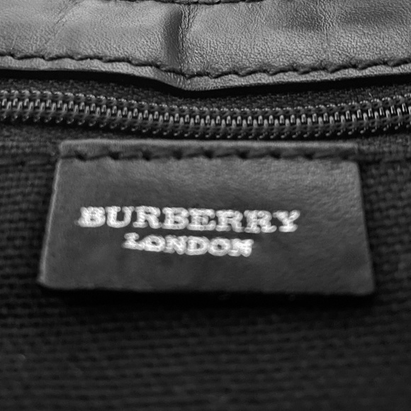 Burberry Boucle Housecheck Wristlet / Clutch - Picture 7 of 10